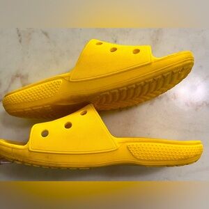 UsedVeryGood_Crocs Unisex Classic Two-Strap Slide Sandals_Yellow_Sz7Women/5 Men